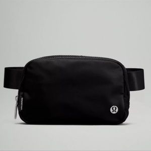 Lululemon Athletica | Bag | Everywhere Belt Bag Black NWT